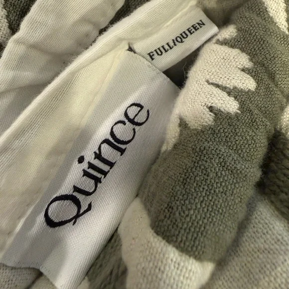 Quince Olive and Cream Organic Cotton Jacquard Floral Coverlet Size Full/Queen - Picture 3 of 4